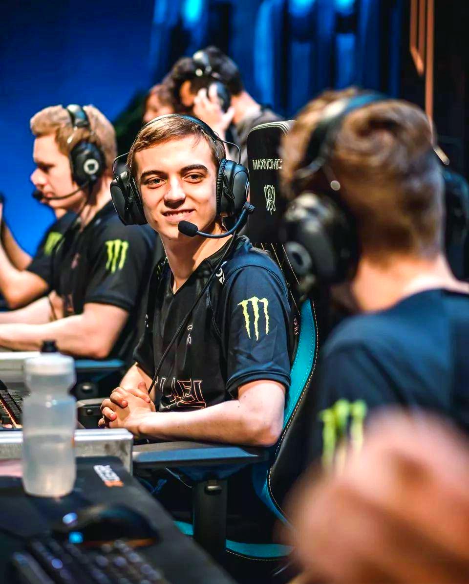 开云体育直播-FNC翻盘DK,Rascal统治全场