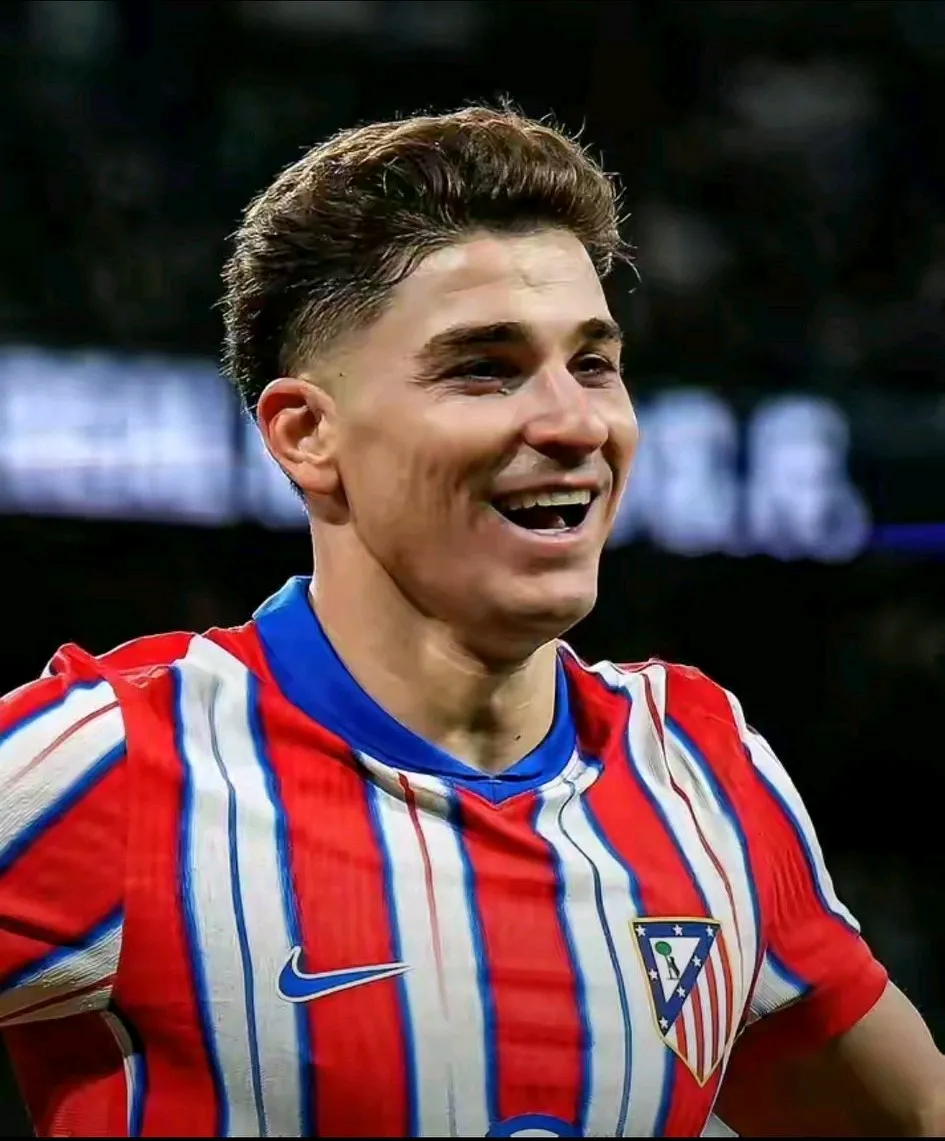 开云平台-西班牙横扫曼联,阿尔瓦雷斯一己之力扛起全队