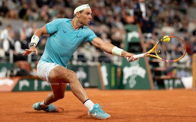 包含西班牙网球队鏖战美国网球队，纳达尔关键制胜的词条