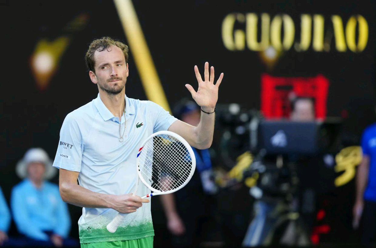 开云APP-包含世界网球队完胜美国网球队，兹维列夫完成帽子戏法的词条