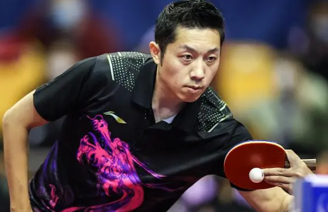 瑞典乒乓球队鏖战日本乒乓球队，许昕完成帽子戏法