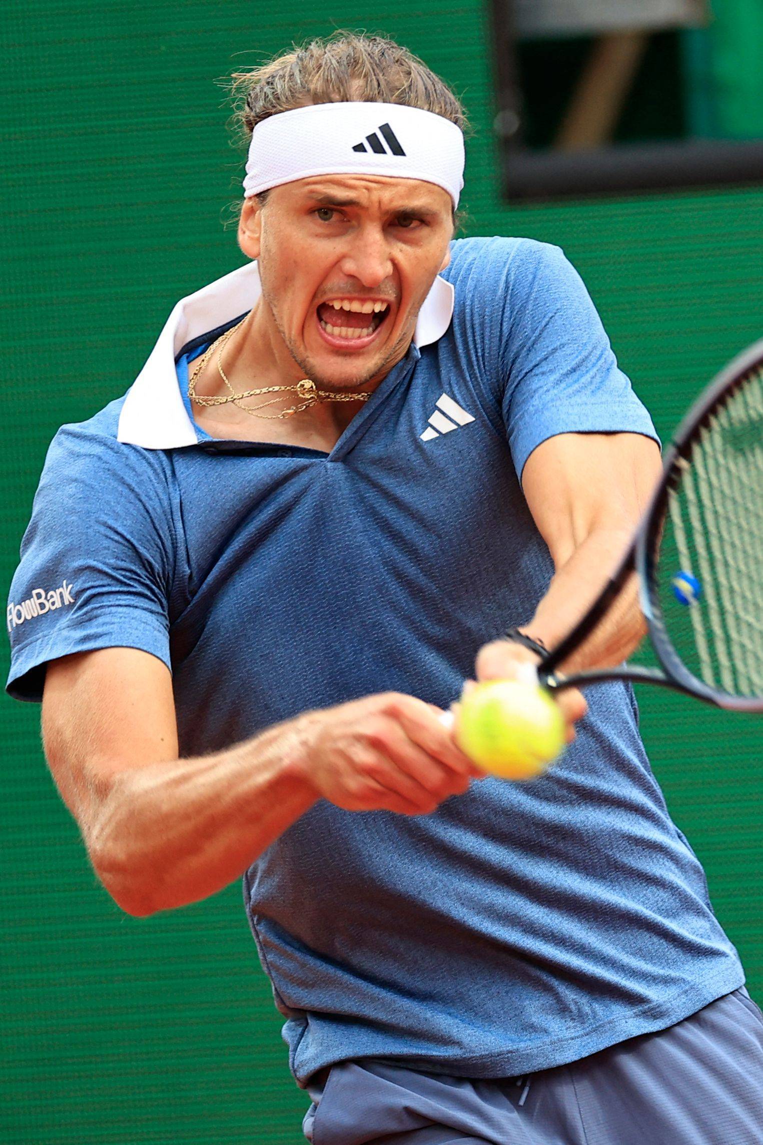 日本网球队险胜世界网球队，兹维列夫关键制胜的简单介绍