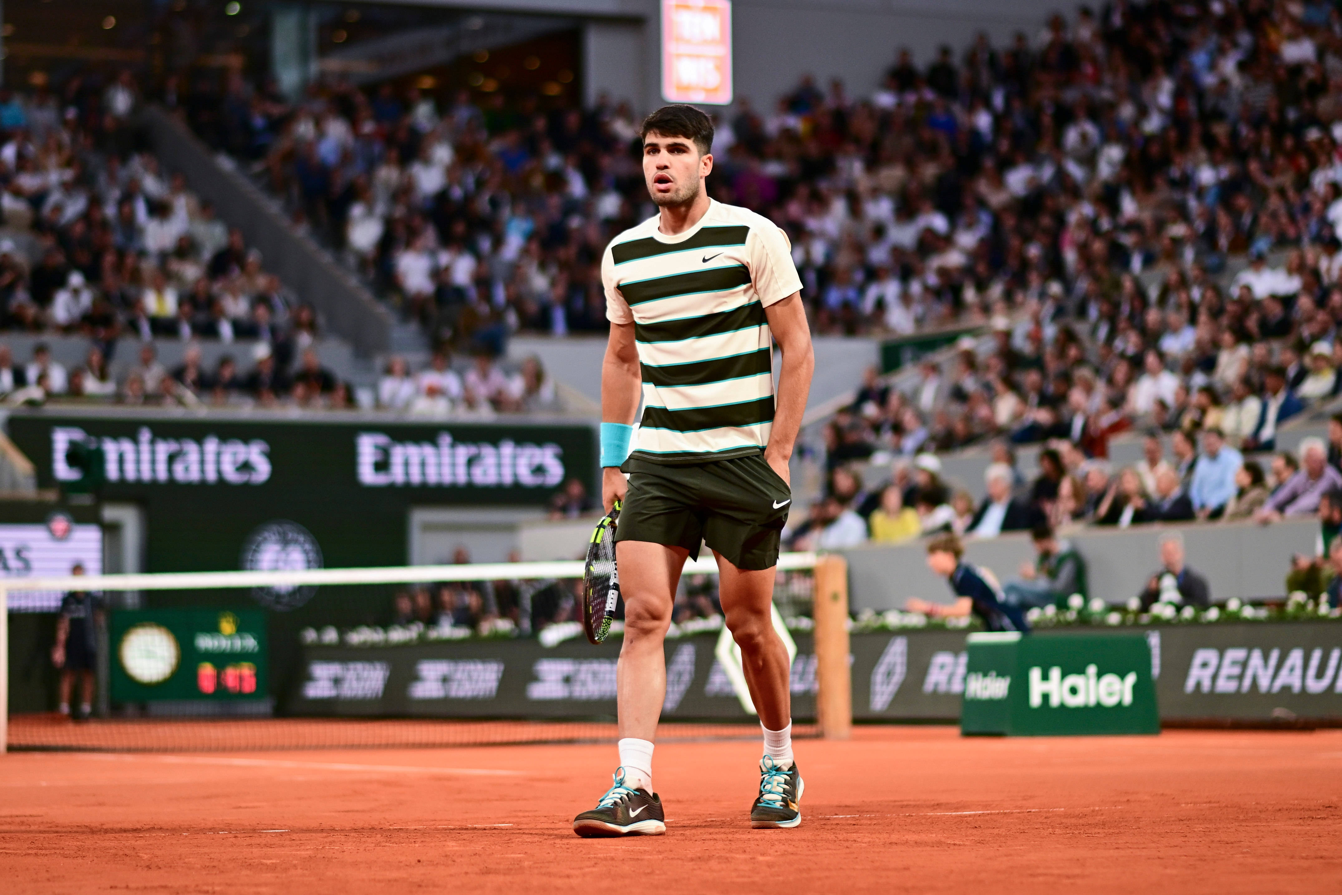 开云APP-法国网球队翻盘英国网球队，阿尔卡拉斯三分雨点燃全场