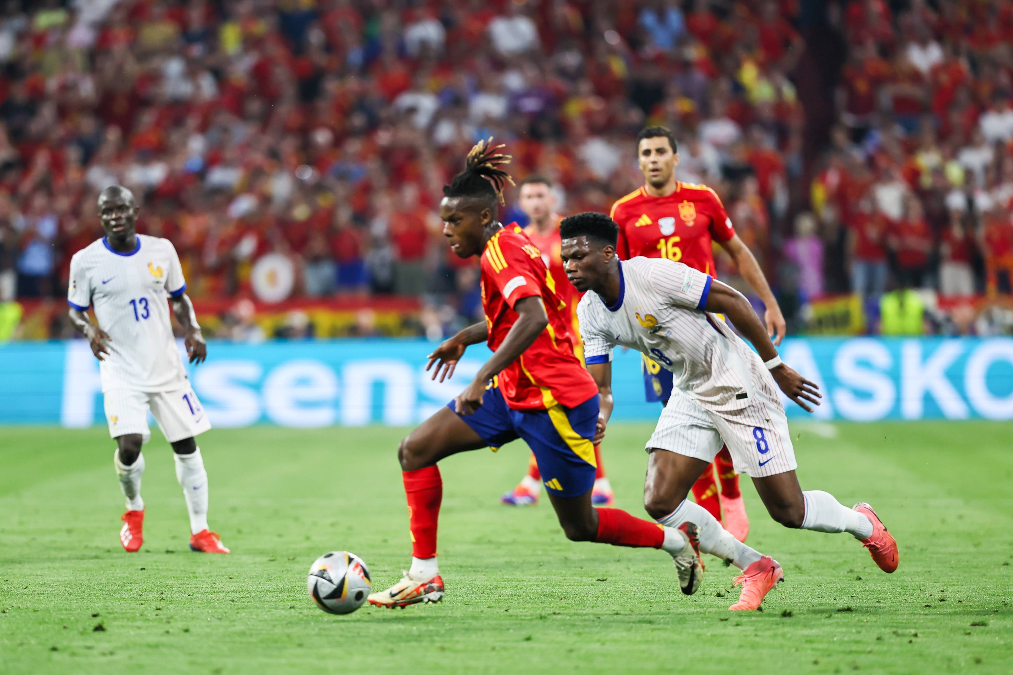 开云APP-美国逆转西班牙，范佩西一己之力扛起全队的简单介绍