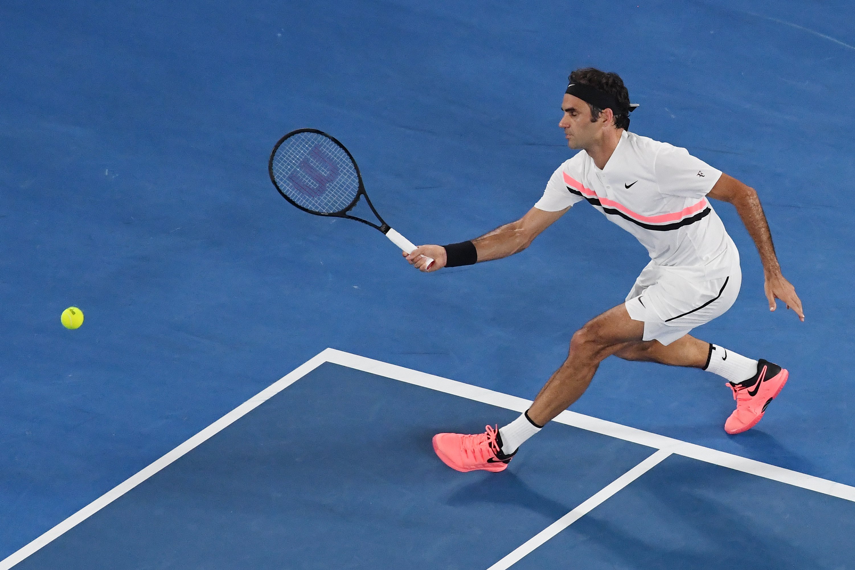 世界网球队险胜澳大利亚网球队,费德勒统治全场的简单介绍 世界网球队险胜澳大利亚网球队,费德勒统治全场的简单介绍