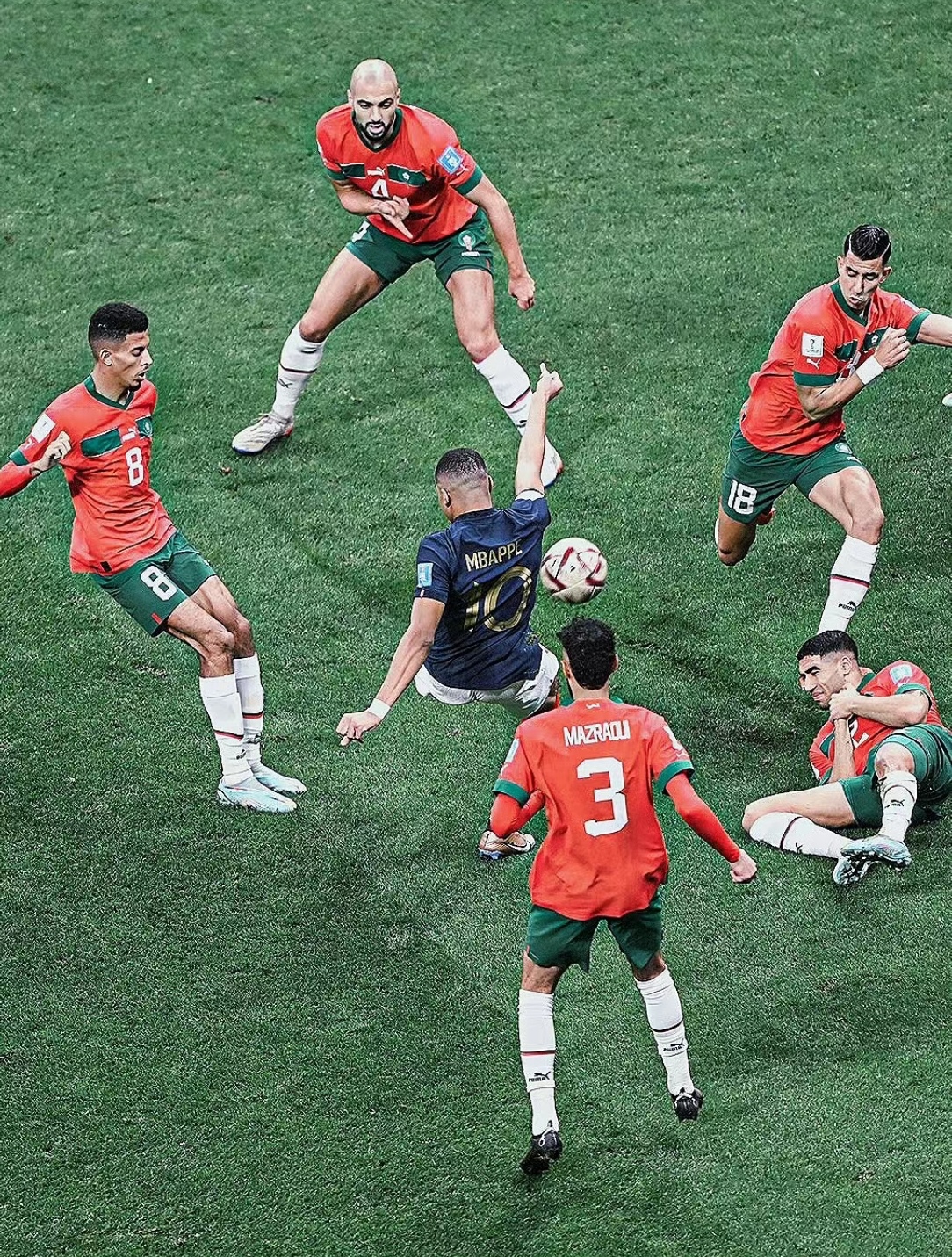 开云体育中国-包含足球队伍力克对手登顶国际赛事的词条