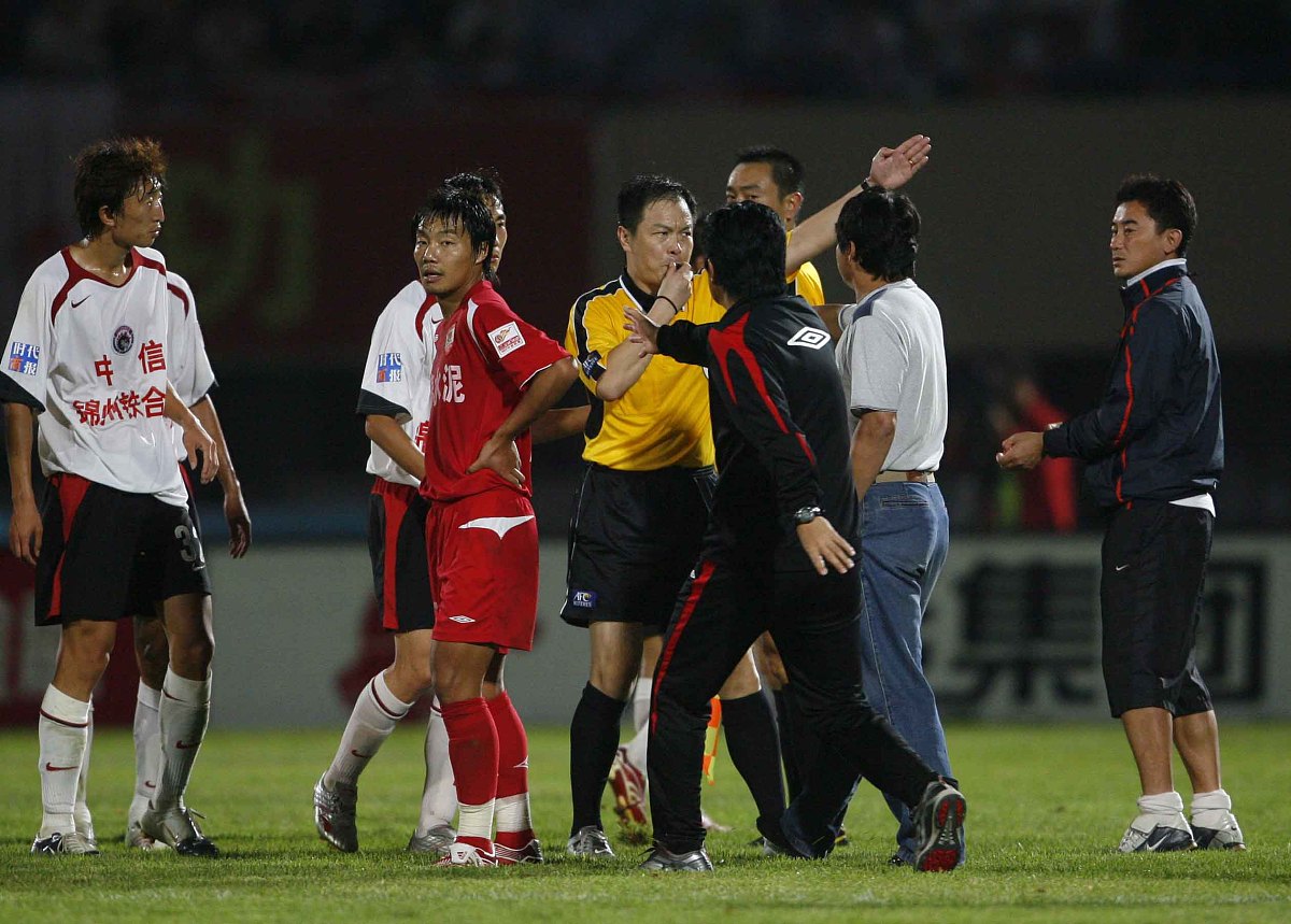 关于比赛中球员们的拼搏精神感动了所有人的信息 关于比赛中球员们的拼搏精神感动了所有人的信息