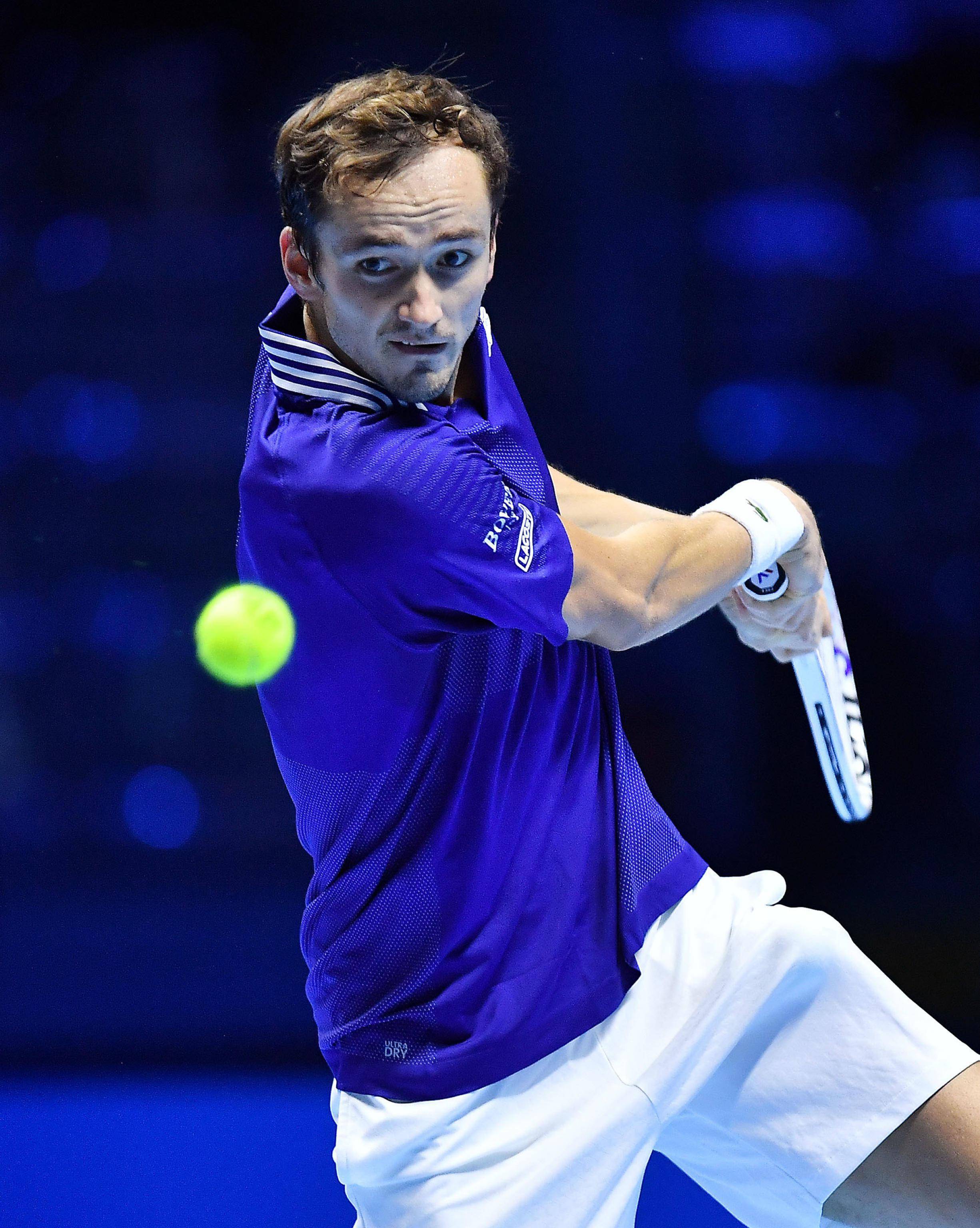 日本网球队轻取英国网球队,梅德韦杰夫高光表现的简单介绍 日本网球队轻取英国网球队,梅德韦杰夫高光表现的简单介绍