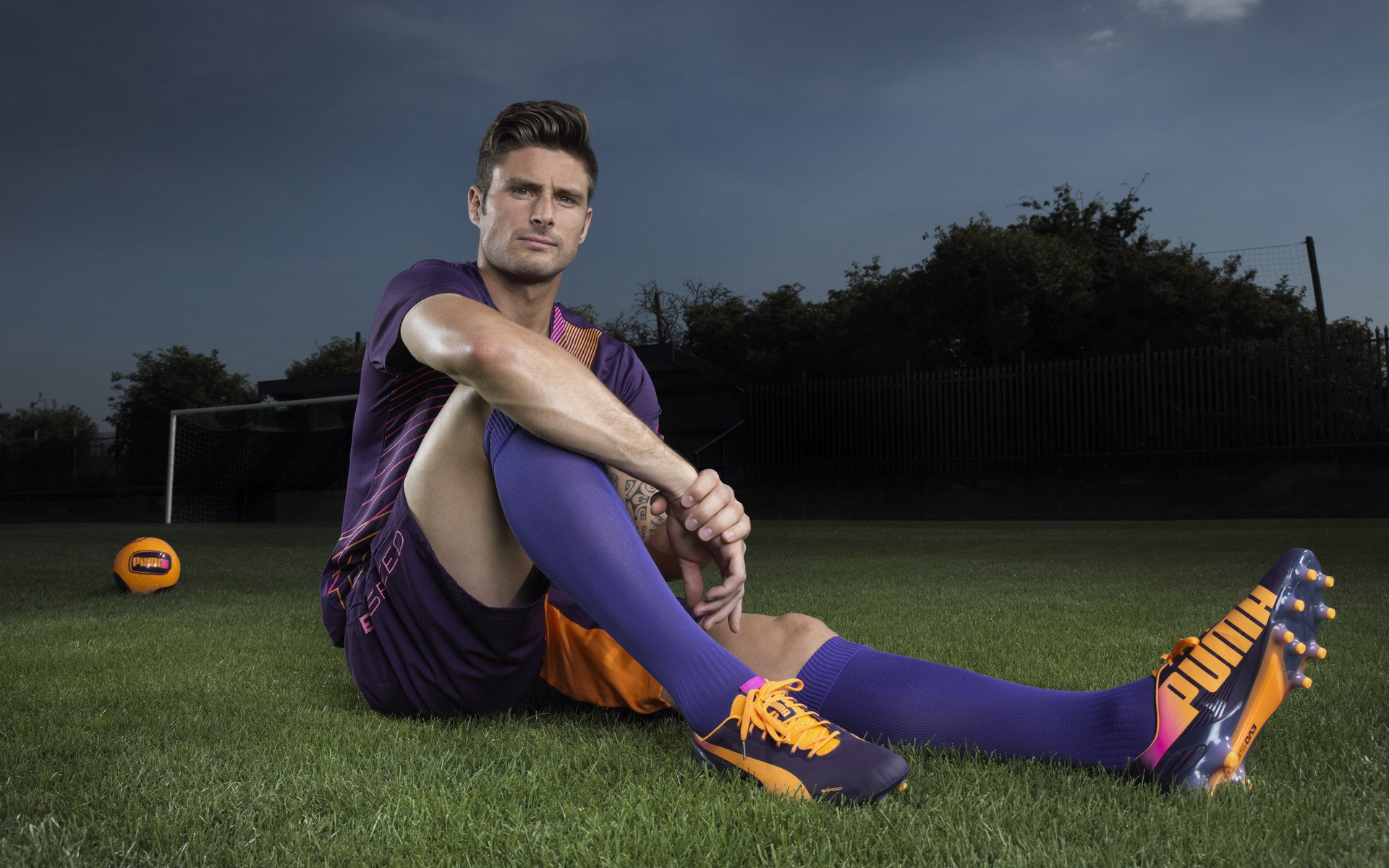 开云体育登录-F1新赛季揭幕战引爆全球，罗马完胜洪都拉斯展现足球魅力